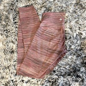 LULULEMON PINK CROPPED LEGGING